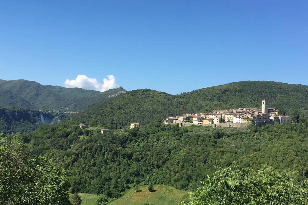 Authentic Villa Surrounded By Nature Terni Exterior foto