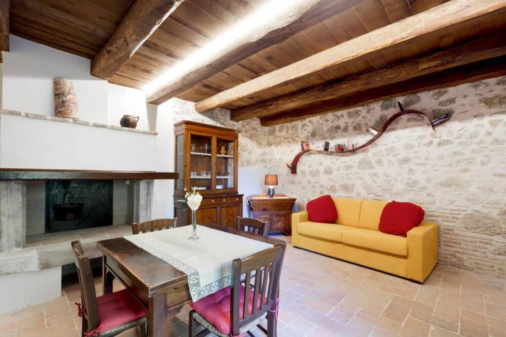 Authentic Villa Surrounded By Nature Terni Exterior foto