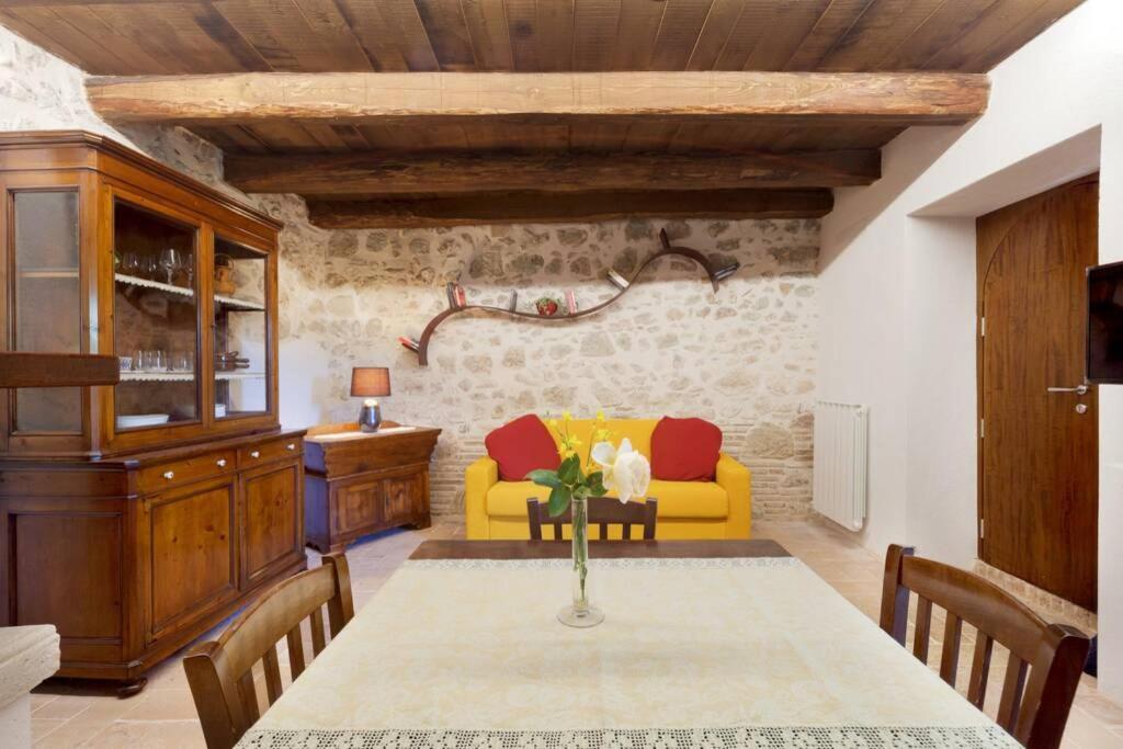 Authentic Villa Surrounded By Nature Terni Exterior foto