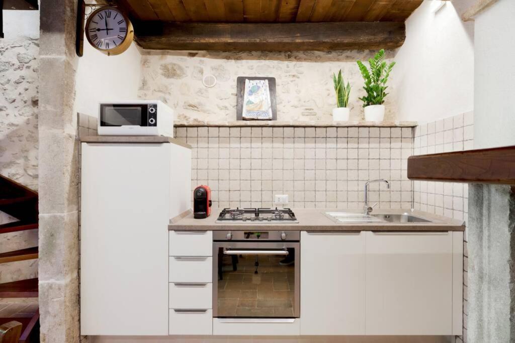 Authentic Villa Surrounded By Nature Terni Exterior foto
